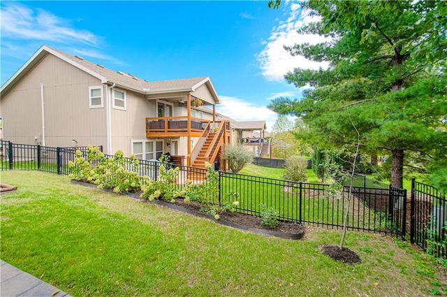 21425 W 47th Terrace, Shawnee, KS 66218