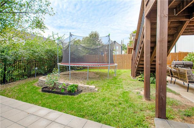 21425 W 47th Terrace, Shawnee, KS 66218