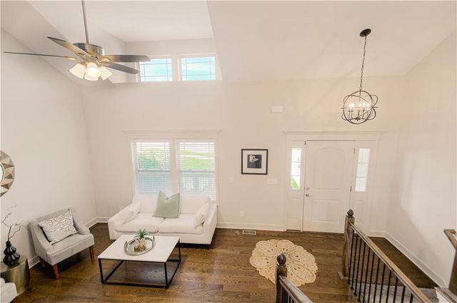21425 W 47th Terrace, Shawnee, KS 66218