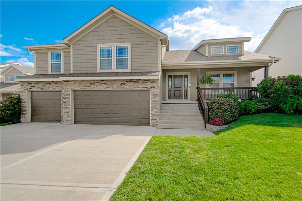 21425 W 47th Terrace, Shawnee, KS 66218