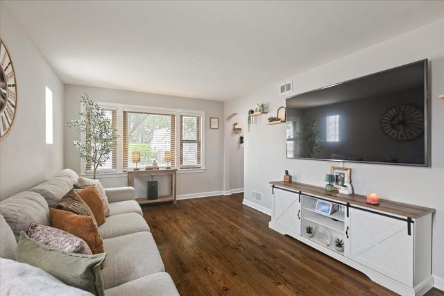 4031 Park Avenue, Brookfield, IL 60513