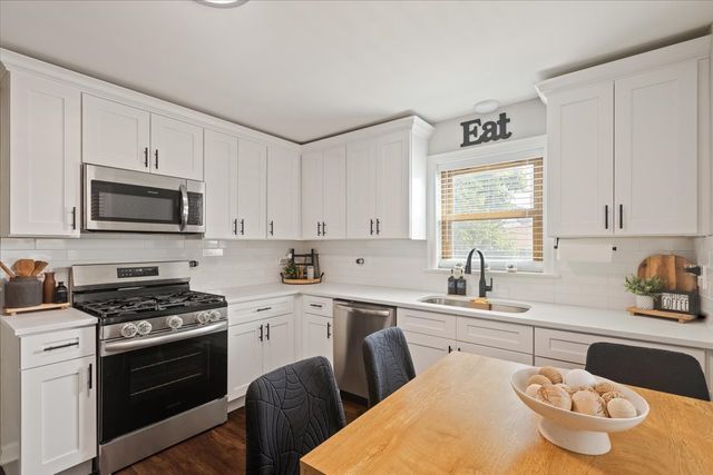 4031 Park Avenue, Brookfield, IL 60513