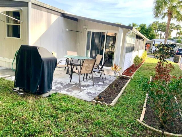 507 Alamanda Lane, Deerfield Beach, FL 33442