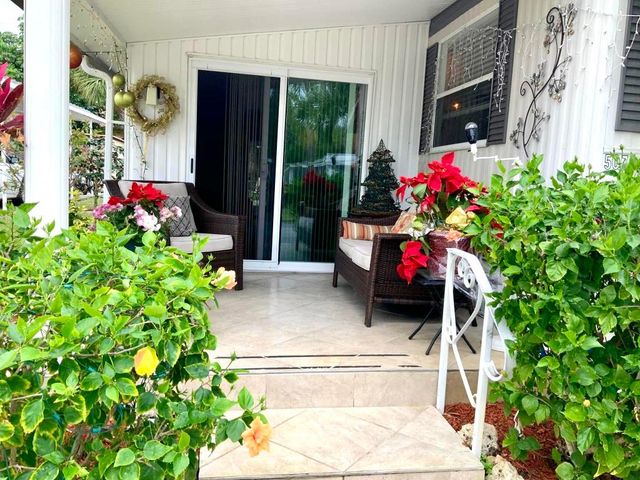 507 Alamanda Lane, Deerfield Beach, FL 33442