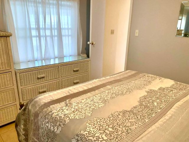 507 Alamanda Lane, Deerfield Beach, FL 33442