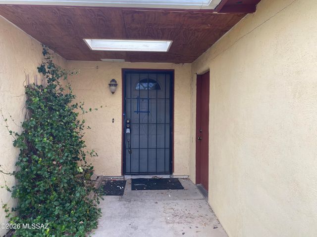 2771 W Calle De Dalias, Tucson, AZ 85745