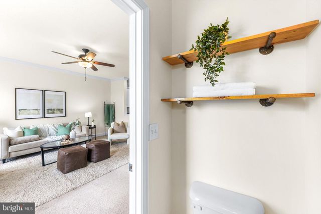 64 HOLSTEIN DR, Hanover, PA 17331