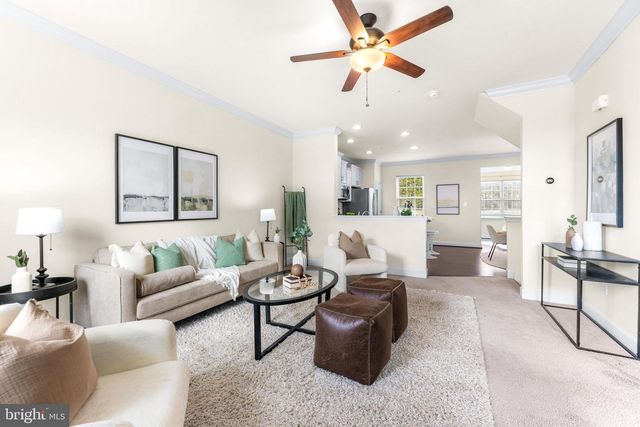 64 HOLSTEIN DR, Hanover, PA 17331