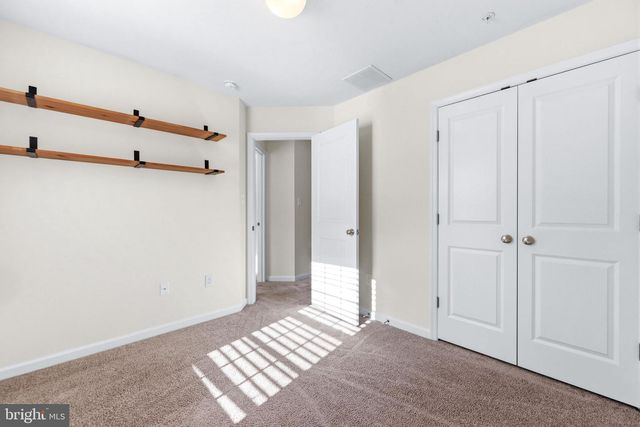 64 HOLSTEIN DR, Hanover, PA 17331