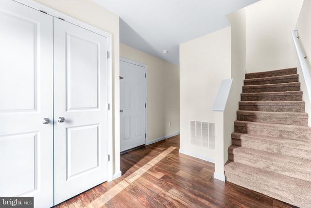 64 HOLSTEIN DR, Hanover, PA 17331