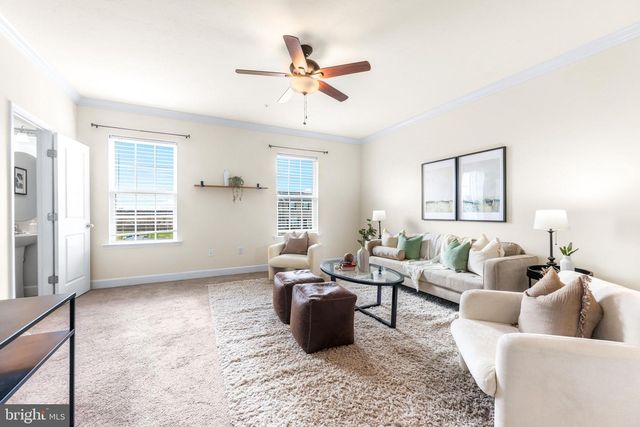 64 HOLSTEIN DR, Hanover, PA 17331