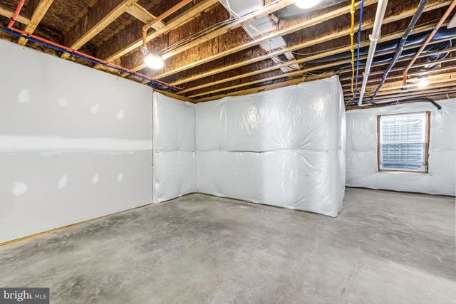 64 HOLSTEIN DR, Hanover, PA 17331