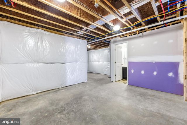 64 HOLSTEIN DR, Hanover, PA 17331