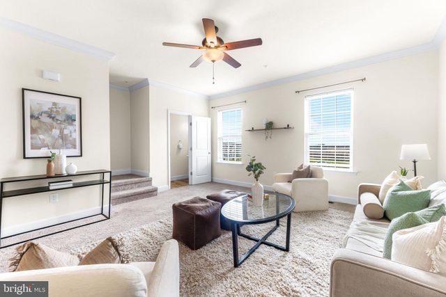 64 HOLSTEIN DR, Hanover, PA 17331