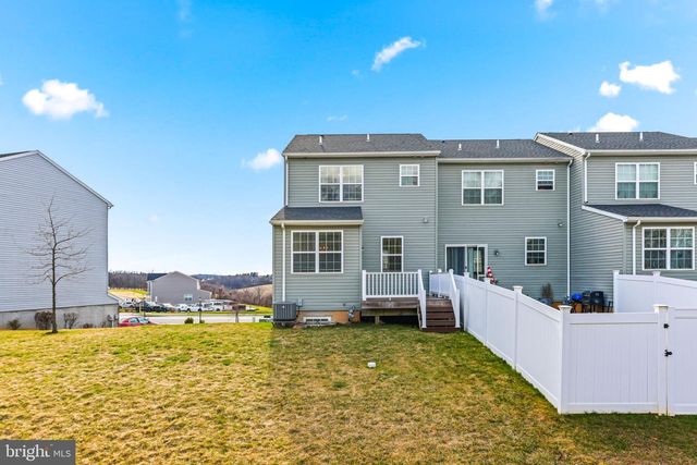 64 HOLSTEIN DR, Hanover, PA 17331