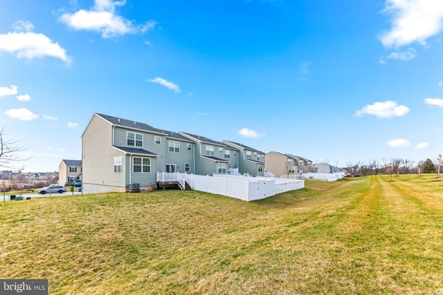 64 HOLSTEIN DR, Hanover, PA 17331