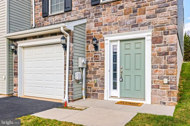 64 HOLSTEIN DR, Hanover, PA 17331