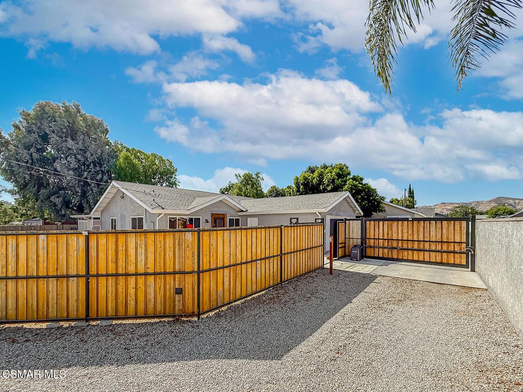 Image 12 of property listing at 4606 Adam Road, Simi Valley, CA 93063
