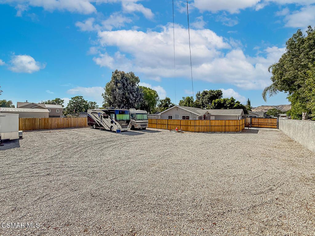 Image 13 of property listing at 4606 Adam Road, Simi Valley, CA 93063