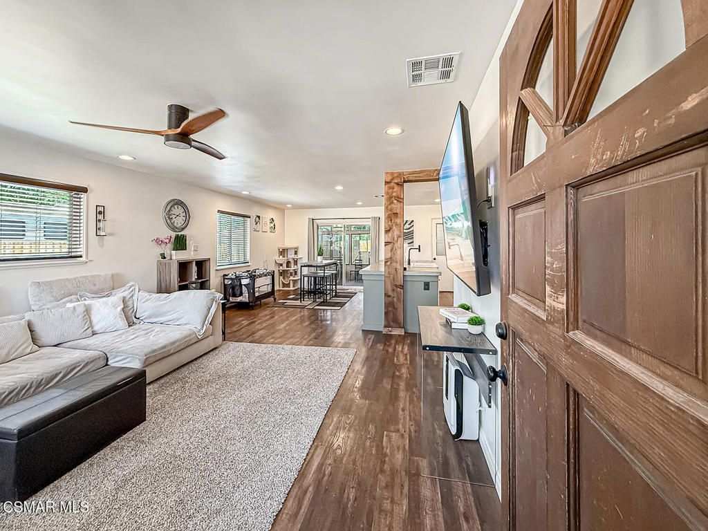 Image 14 of property listing at 4606 Adam Road, Simi Valley, CA 93063
