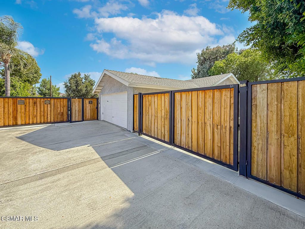 Image 6 of property listing at 4606 Adam Road, Simi Valley, CA 93063