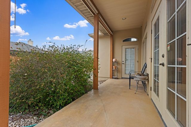 1894 Summit Top Dr, Kerrville, TX 78028