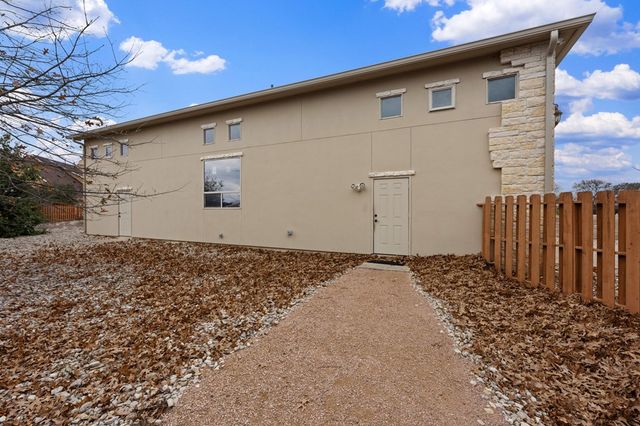 1894 Summit Top Dr, Kerrville, TX 78028