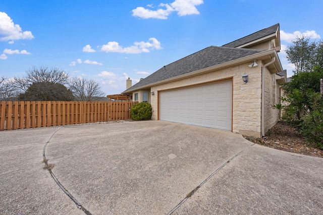 1894 Summit Top Dr, Kerrville, TX 78028