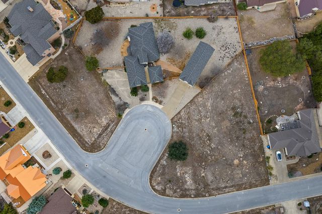 1894 Summit Top Dr, Kerrville, TX 78028