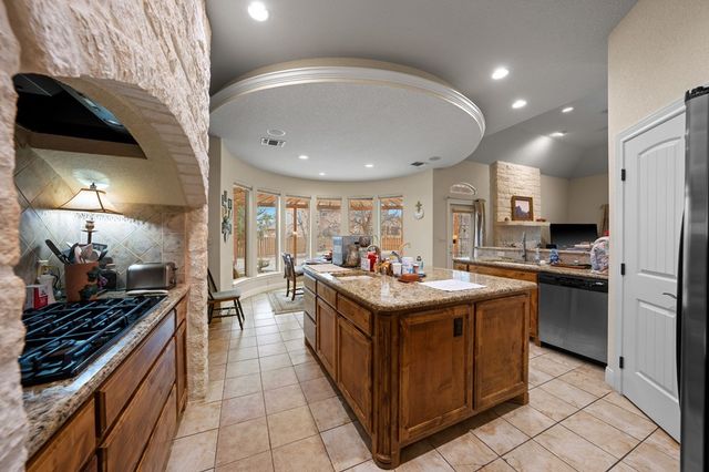 1894 Summit Top Dr, Kerrville, TX 78028