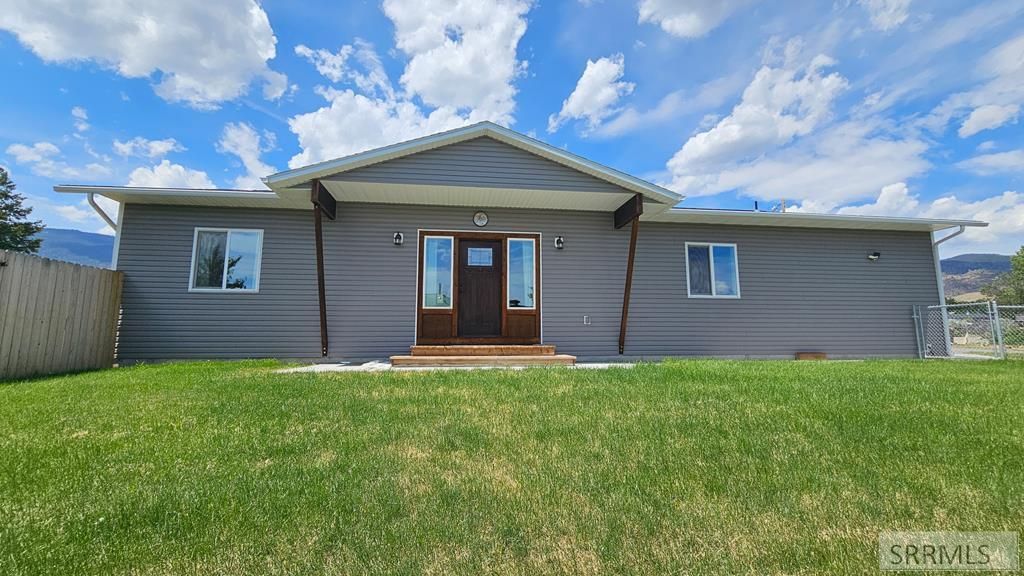 Image 1 of property listing at 1104 Taft Avenue, Salmon, ID 83467