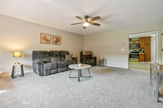 2902 Darlington Rd 502, Chippewa Twp, PA 15010