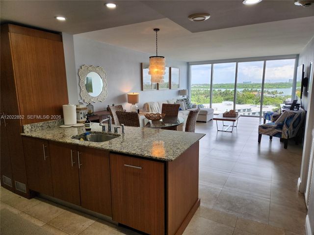 10275 Collins Ave 824, Bal Harbour, FL 33154