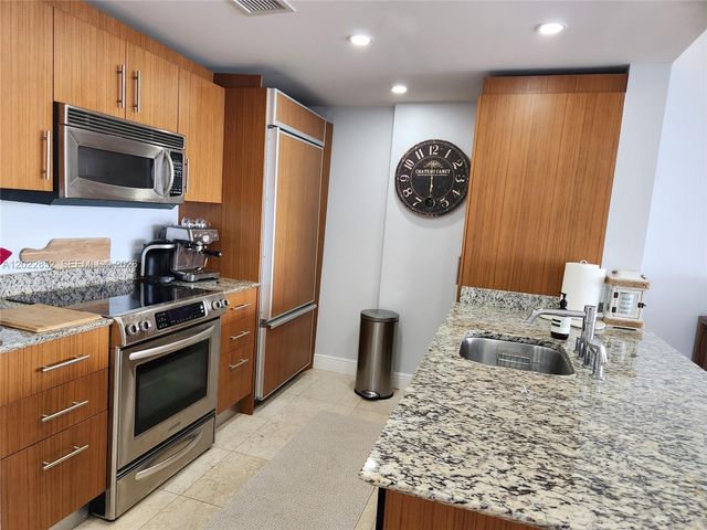 10275 Collins Ave 824, Bal Harbour, FL 33154