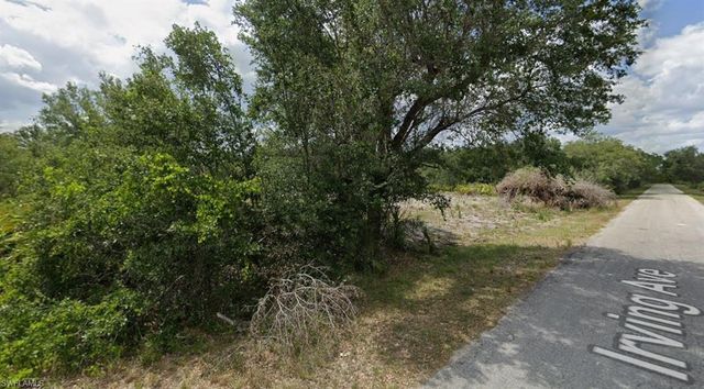 2307 Irving AVE, Alva, FL 33920