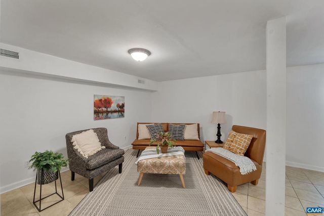 1509 SE 6TH ST, Charlottesville, VA 22902