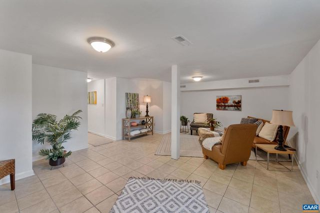 1509 SE 6TH ST, Charlottesville, VA 22902