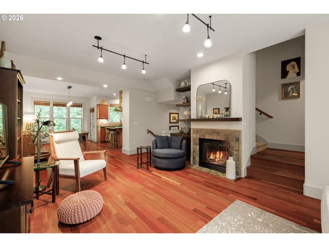 5077 W SUNSET Dr, Lake Oswego, OR 97035