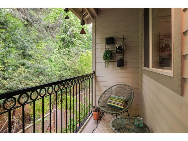 5077 W SUNSET Dr, Lake Oswego, OR 97035