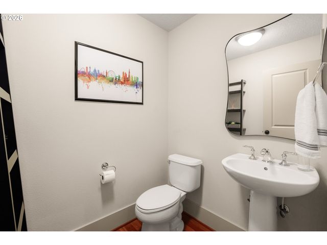 5077 W SUNSET Dr, Lake Oswego, OR 97035