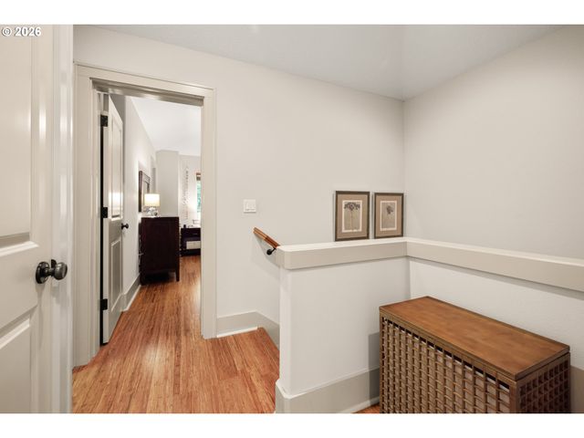 5077 W SUNSET Dr, Lake Oswego, OR 97035
