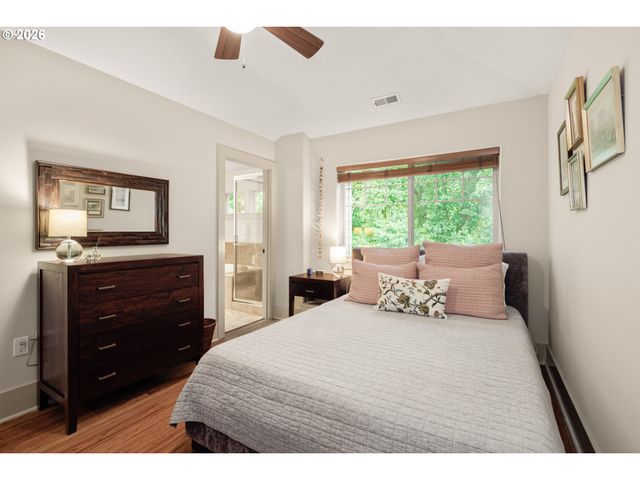5077 W SUNSET Dr, Lake Oswego, OR 97035