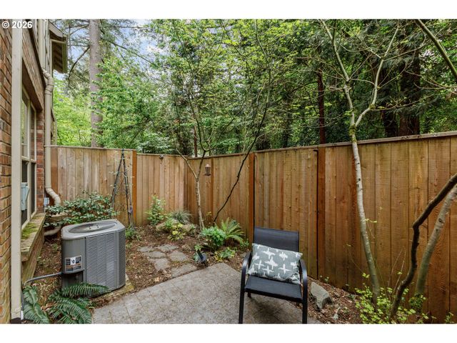 5077 W SUNSET Dr, Lake Oswego, OR 97035
