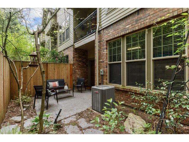 5077 W SUNSET Dr, Lake Oswego, OR 97035