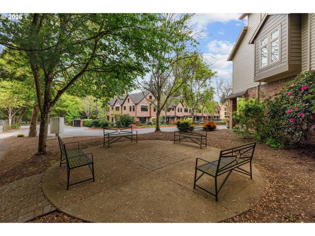 5077 W SUNSET Dr, Lake Oswego, OR 97035