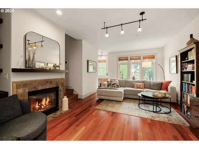 5077 W SUNSET Dr, Lake Oswego, OR 97035