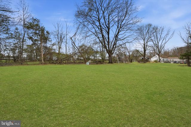 34 AQUEDUCT RD, Washington Crossing, PA 18977