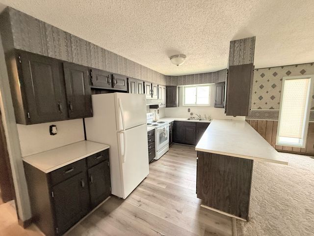 1401 E St Louis Street, West Frankfort, IL 62896