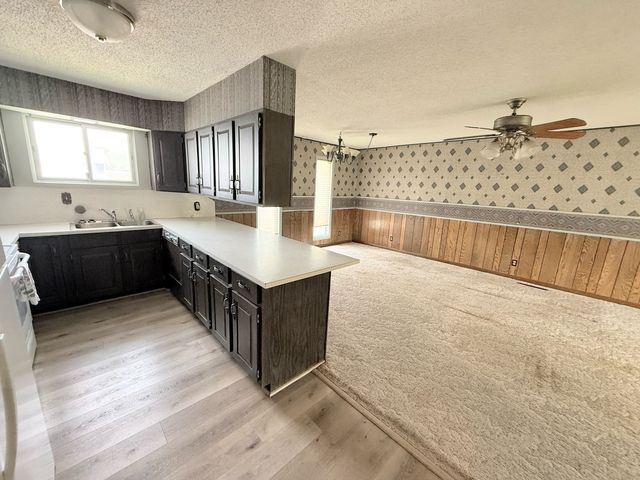 1401 E St Louis Street, West Frankfort, IL 62896