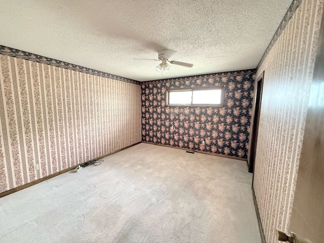 1401 E St Louis Street, West Frankfort, IL 62896